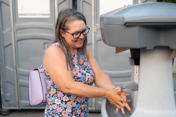 Best Porta potty delivery and setup  in Oak Grove, KY